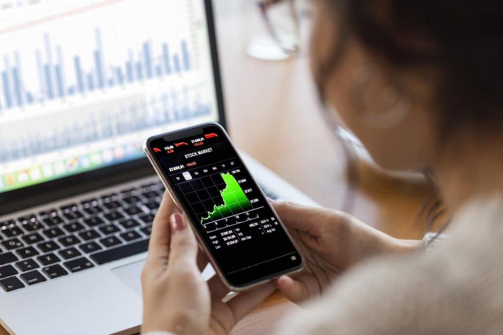 Paying capital gains tax on stocks and shares | A simple guide to Capital Gains Tax